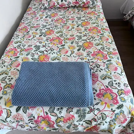 One Room, Kitchen, Balcony 아파트