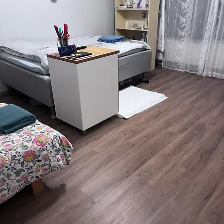 One Room, Kitchen, Balcony 에스포