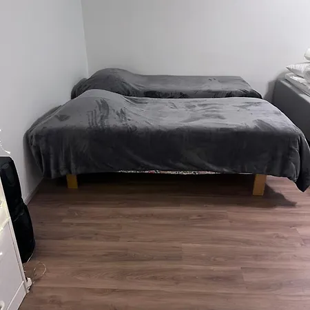 One Room, Kitchen, Balcony 에스포
